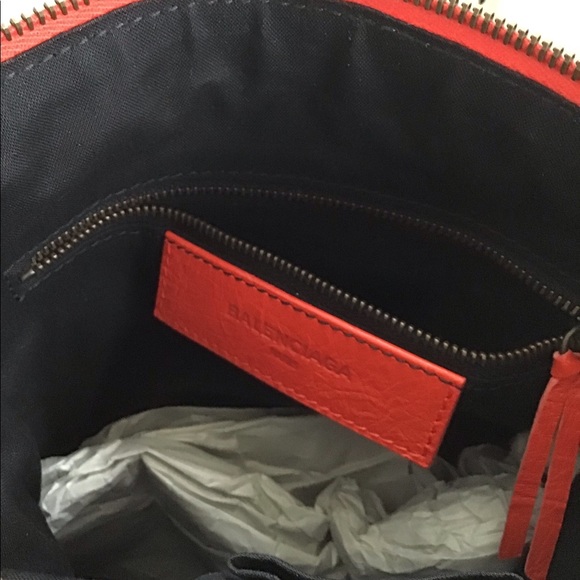 Balenciaga Classic Flat Crossbody in Red - Picture 6 of 6